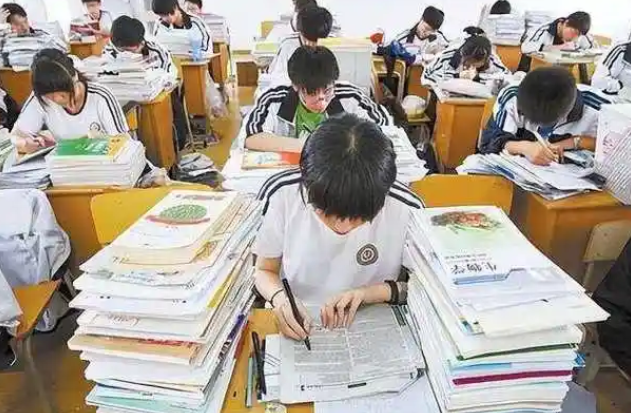 设定鸿沟强化规范能够让孩子在很小的时分就学会管理时刻和心情 设定鸿沟强化规范能够让孩子在很小的时分就学会管理时刻和心情