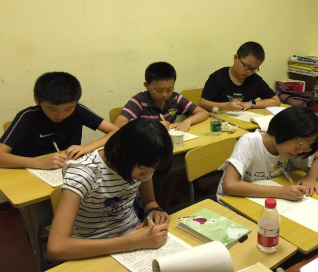 打造这些可感可学的勉励典范引领带动众多受助学子自动投身基层服务 打造这些可感可学的勉励典范引领带动众多受助学子自动投身基层服务